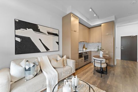 Photo 17 at 1215 - 38 Honeycrisp Crescent, Vaughan Corporate Centre, Vaughan