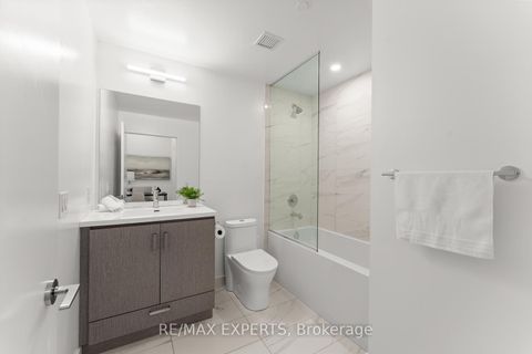 Photo 21 at 1215 - 38 Honeycrisp Crescent, Vaughan Corporate Centre, Vaughan