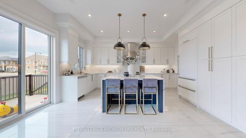 Photo 12 at 104 Greville Street, Vellore Village, Vaughan