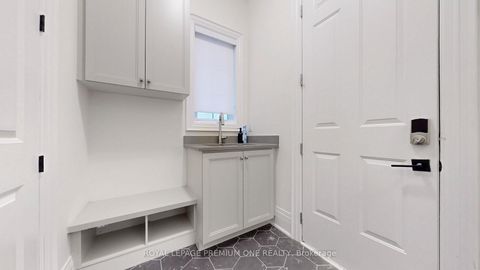 Photo 18 at 104 Greville Street, Vellore Village, Vaughan