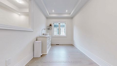 Photo 19 at 104 Greville Street, Vellore Village, Vaughan