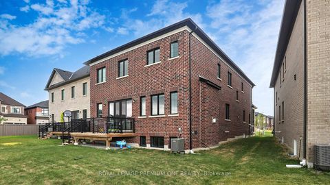 Photo 35 at 104 Greville Street, Vellore Village, Vaughan