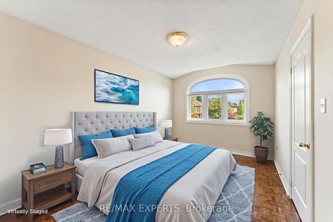 Photo 4 at 157 Cherokee Drive, Maple, Vaughan