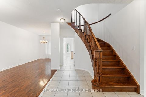 Photo 7 at 157 Cherokee Drive, Maple, Vaughan