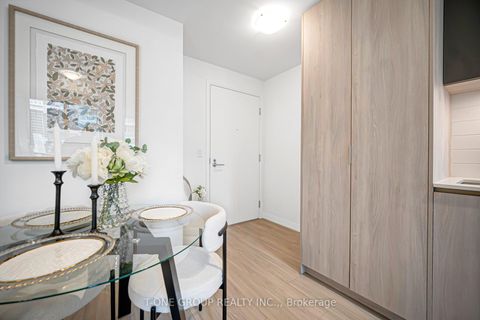 Photo 10 at 808 - 8 WIDMER Street, Waterfront Communities C1, Toronto