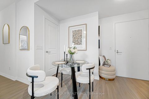 Photo 12 at 808 - 8 WIDMER Street, Waterfront Communities C1, Toronto