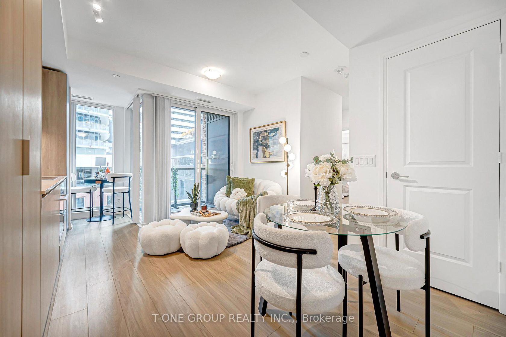 808 - 8 WIDMER Street, Waterfront Communities C1, Toronto 