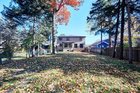 Photo 3 at 24 Larwood Boulevard, Cliffcrest, Toronto