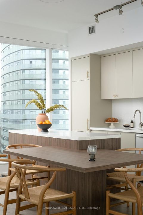 Photo 2 at 6210 - 10 York Street, Waterfront Communities C1, Toronto