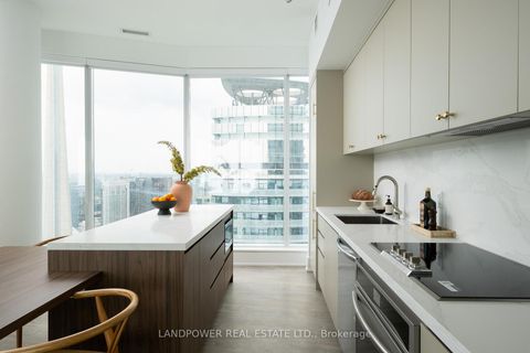 Photo 4 at 6210 - 10 York Street, Waterfront Communities C1, Toronto
