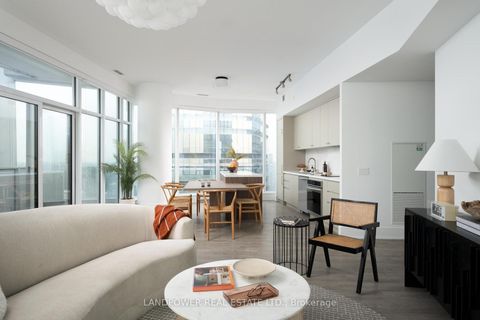 Photo 5 at 6210 - 10 York Street, Waterfront Communities C1, Toronto