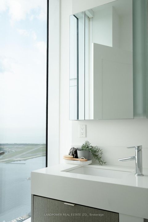 Photo 21 at 6210 - 10 York Street, Waterfront Communities C1, Toronto
