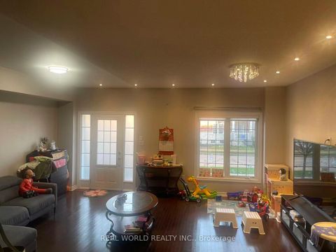 Photo 1 at 164 Verdi Road, Oak Ridges, Richmond Hill