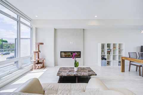 Photo 9 at 27 Sonic Way, Flemingdon Park, Toronto