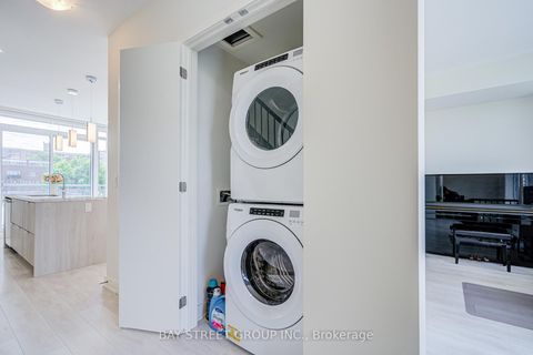 Photo 12 at 27 Sonic Way, Flemingdon Park, Toronto