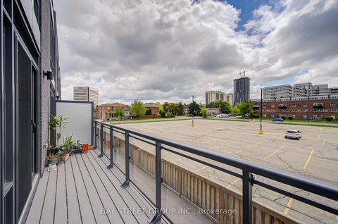 Photo 14 at 27 Sonic Way, Flemingdon Park, Toronto