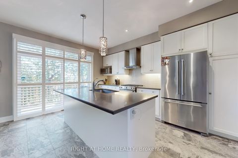 Photo 8 at 2003 DEERVIEW Common, BC Bronte Creek, Oakville