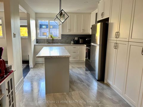 Photo 6 at 38 Henderson Drive, Aurora Highlands, Aurora