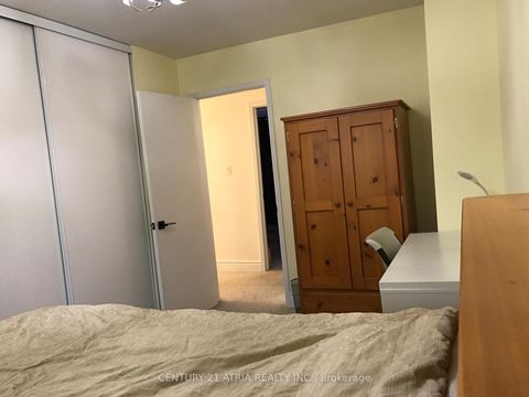 Photo 12 at 38 Henderson Drive, Aurora Highlands, Aurora