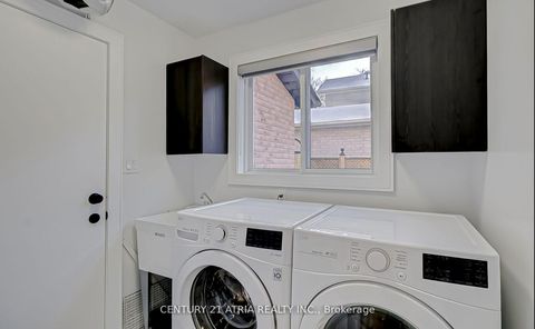 Photo 9 at 220 Olde Bayview Avenue, Oak Ridges Lake Wilcox, Richmond Hill