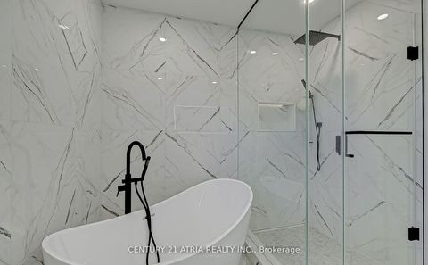 Photo 13 at 220 Olde Bayview Avenue, Oak Ridges Lake Wilcox, Richmond Hill