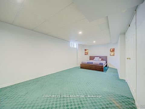 Photo 24 at 220 Olde Bayview Avenue, Oak Ridges Lake Wilcox, Richmond Hill