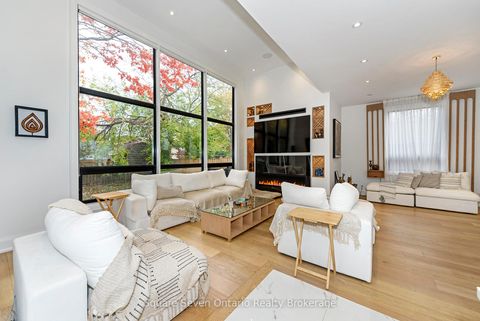 Photo 11 at 518 Sherin Drive, WO West, Oakville