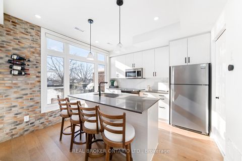 Photo 11 at 48 - 8167 Kipling Avenue, West Woodbridge, Vaughan