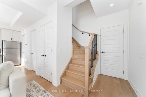 Photo 18 at 48 - 8167 Kipling Avenue, West Woodbridge, Vaughan