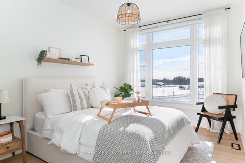 Photo 22 at 48 - 8167 Kipling Avenue, West Woodbridge, Vaughan