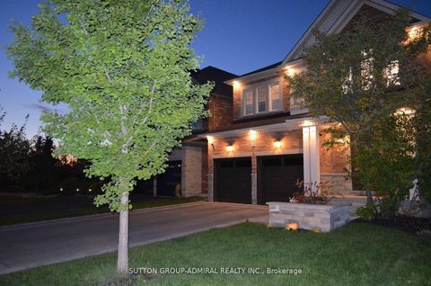 Photo 4 at 8 Aegis Drive, Patterson, Vaughan