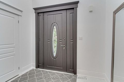 Photo 5 at 8 Aegis Drive, Patterson, Vaughan