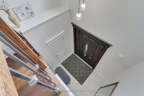 Photo 6 at 8 Aegis Drive, Patterson, Vaughan