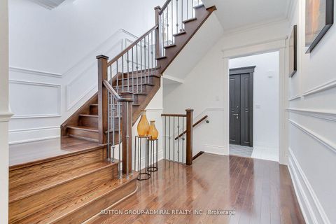 Photo 7 at 8 Aegis Drive, Patterson, Vaughan