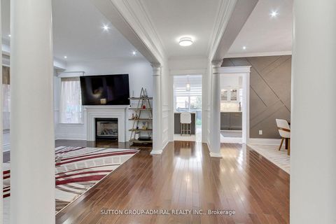 Photo 24 at 8 Aegis Drive, Patterson, Vaughan