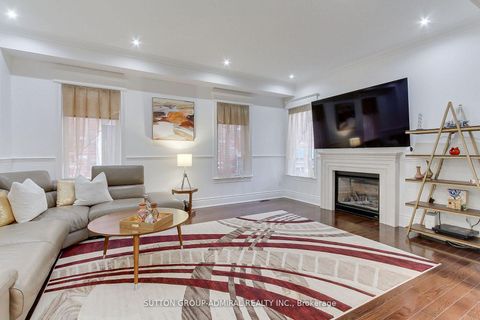 Photo 25 at 8 Aegis Drive, Patterson, Vaughan