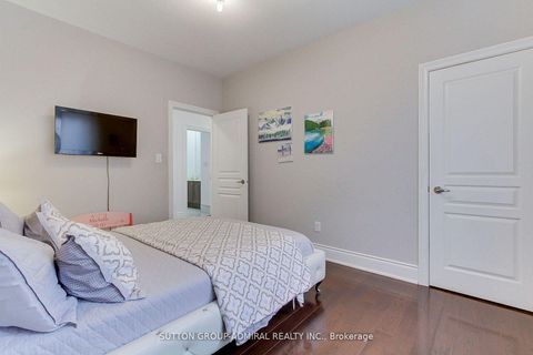 Photo 36 at 8 Aegis Drive, Patterson, Vaughan