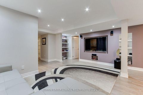 Photo 42 at 8 Aegis Drive, Patterson, Vaughan