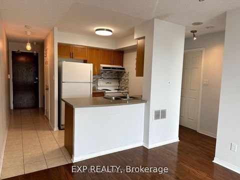 Photo 3 at 301 - 51 Baffin Crescent, Langstaff, Richmond Hill