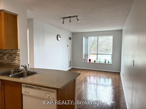 Photo 5 at 301 - 51 Baffin Crescent, Langstaff, Richmond Hill