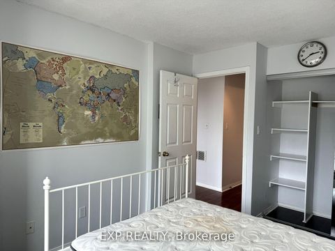 Photo 9 at 301 - 51 Baffin Crescent, Langstaff, Richmond Hill