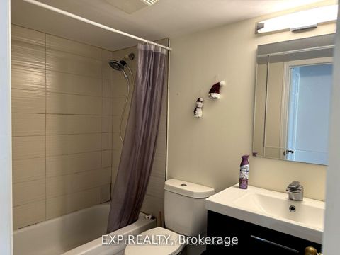 Photo 11 at 301 - 51 Baffin Crescent, Langstaff, Richmond Hill