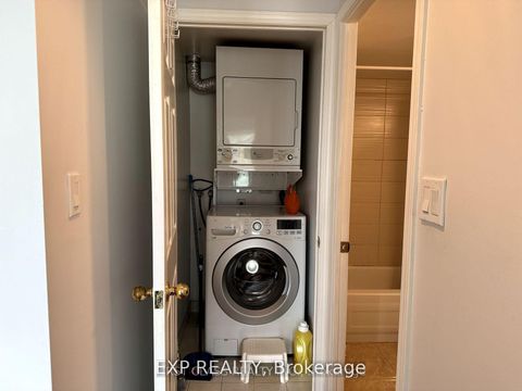 Photo 13 at 301 - 51 Baffin Crescent, Langstaff, Richmond Hill