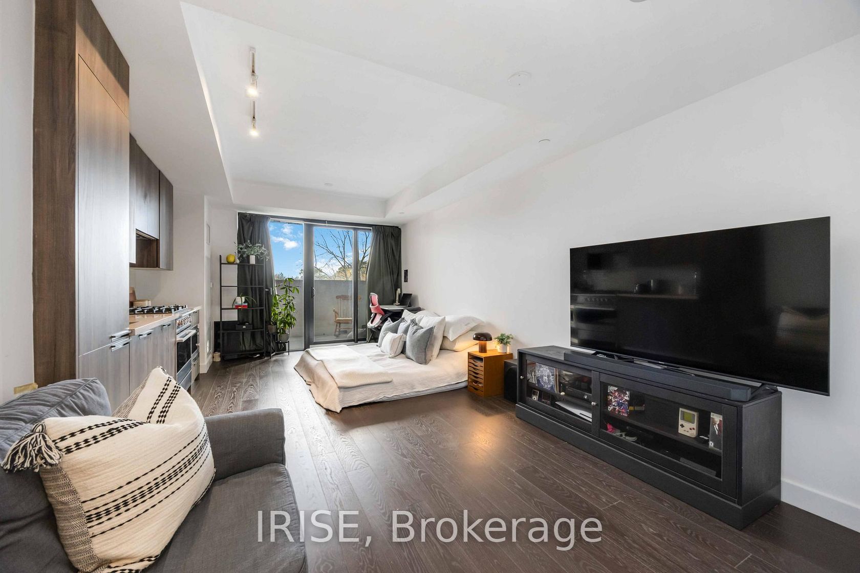 416 - 160 Kingsway Crescent, Kingsway South, Toronto 