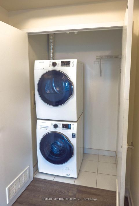 Photo 11 at 2203 Nt - 99 Broadway Avenue, Mount Pleasant West, Toronto