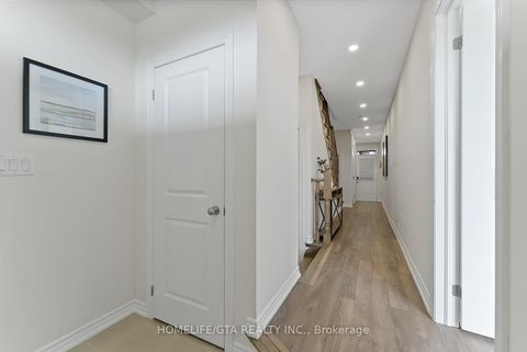 Photo 4 at 7 Holyrood Crescent, Kleinburg, Vaughan