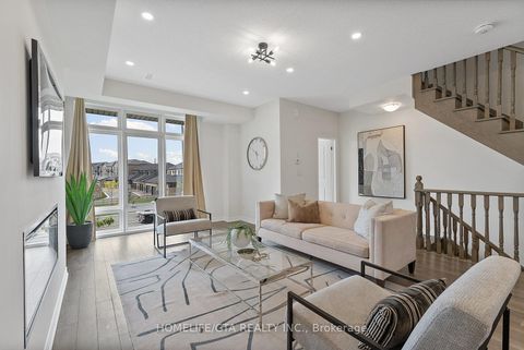 Photo 16 at 7 Holyrood Crescent, Kleinburg, Vaughan