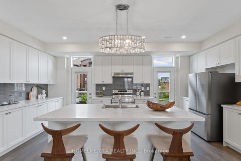 Photo 20 at 7 Holyrood Crescent, Kleinburg, Vaughan