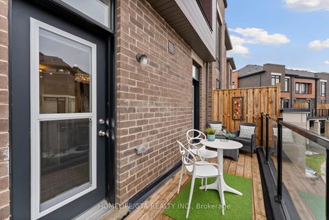 Photo 31 at 7 Holyrood Crescent, Kleinburg, Vaughan