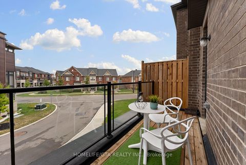 Photo 32 at 7 Holyrood Crescent, Kleinburg, Vaughan